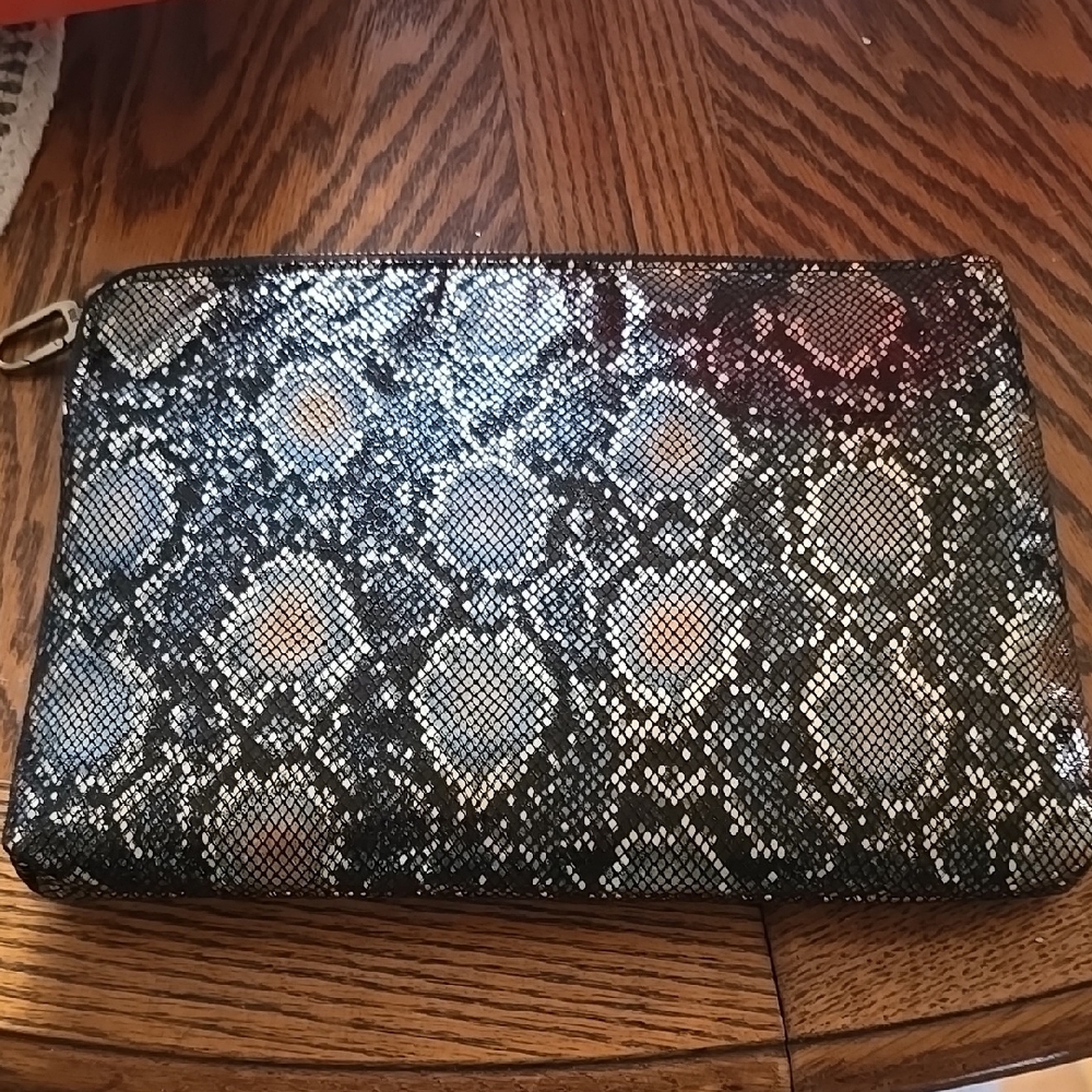 HOBO Brand Leather Clutch/Tech Sleeve NEW WITHOUT TAGS!